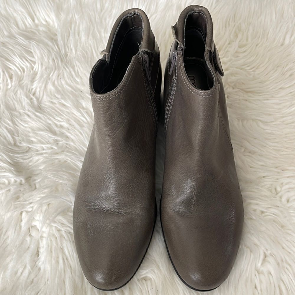 Me Too Ankle leather boots